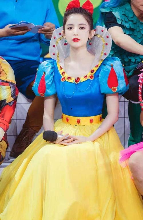 娱乐吃瓜穿上cos,Cosplay时尚盛宴，明星同款造型大揭秘！